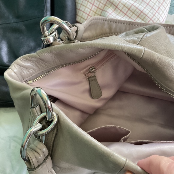 Coach - Picture 3 of 5